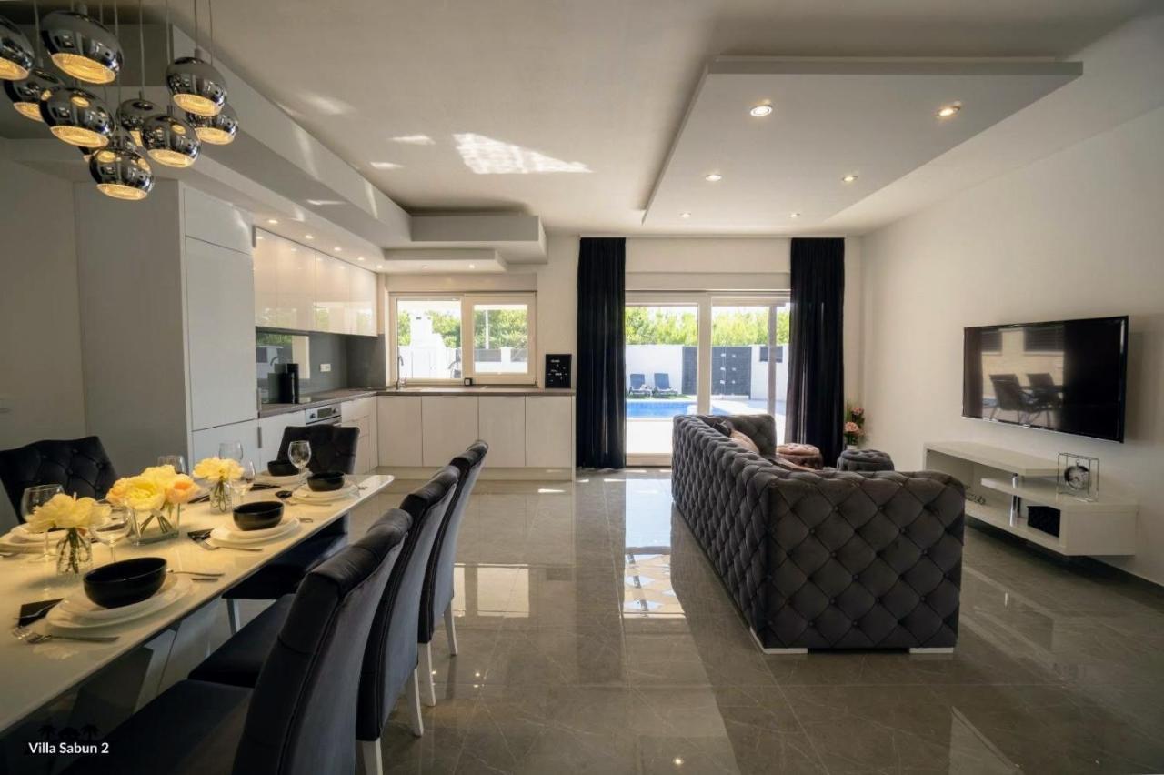 Villas Sabun - Modern House With Heated Pool Privlaka  Exterior foto