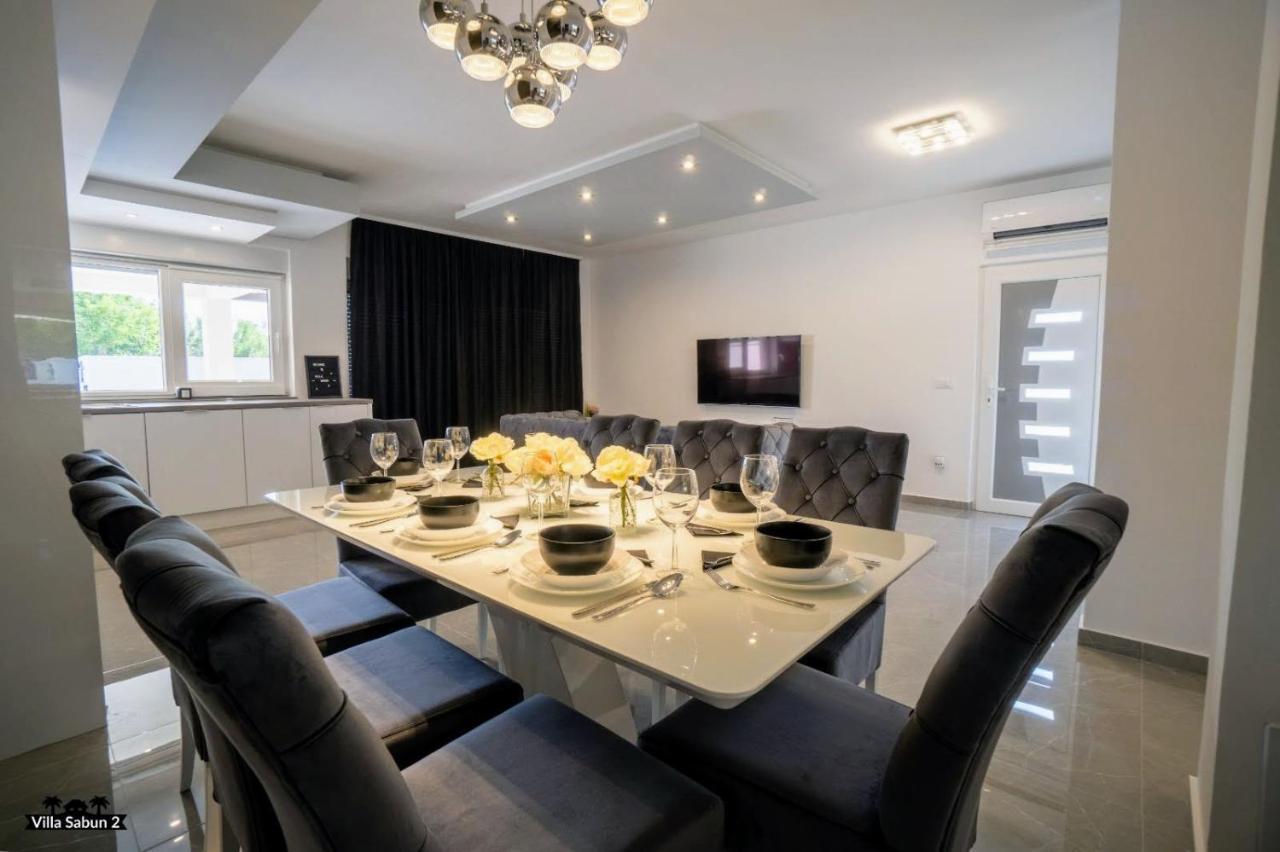 Villas Sabun - Modern House With Heated Pool Privlaka  Exterior foto