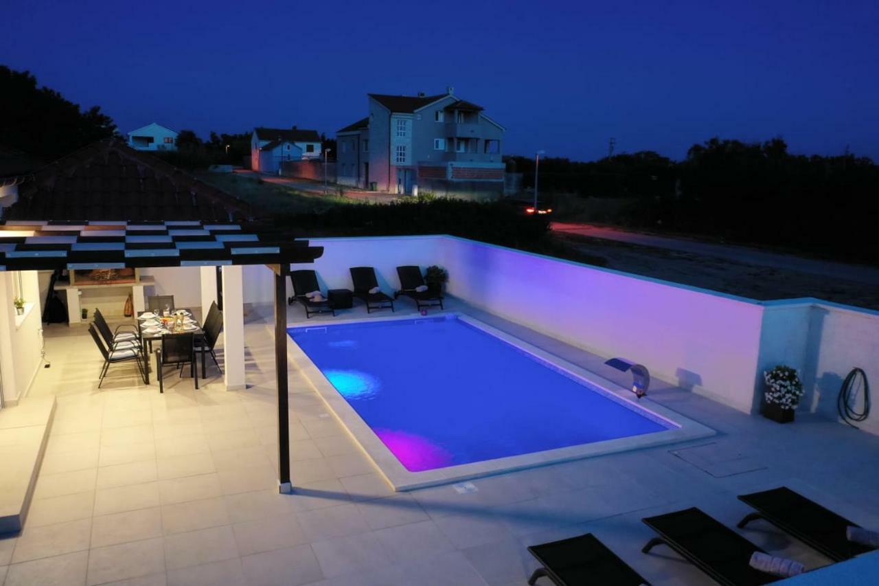 Villas Sabun - Modern House With Heated Pool Privlaka  Exterior foto