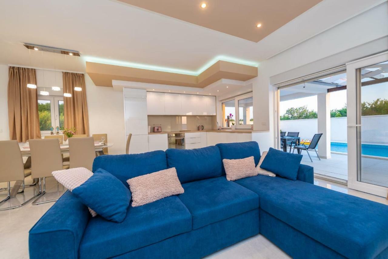 Villas Sabun - Modern House With Heated Pool Privlaka  Exterior foto