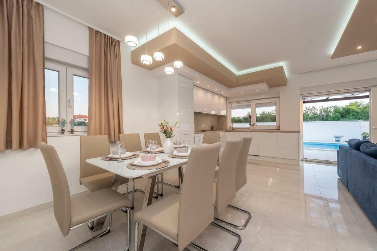 Villas Sabun - Modern House With Heated Pool Privlaka  Exterior foto