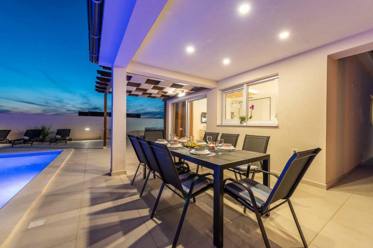 Villas Sabun - Modern House With Heated Pool Privlaka  Exterior foto